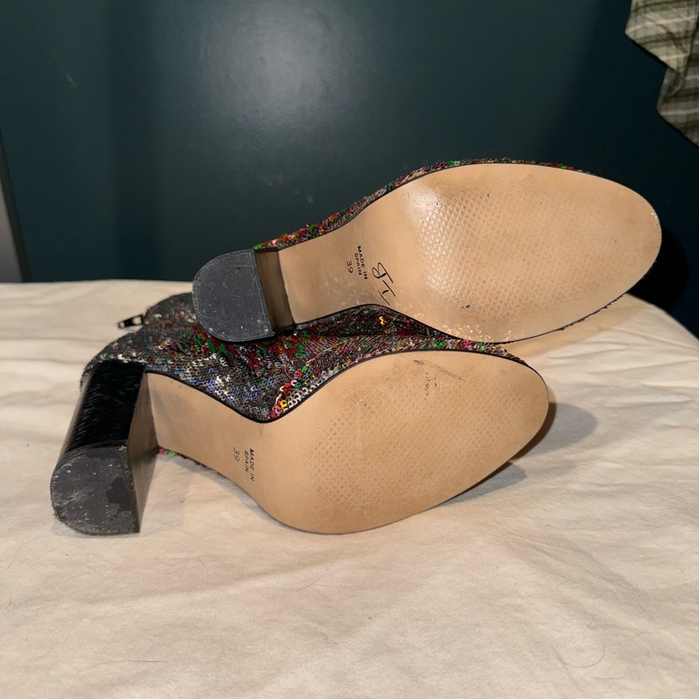 Intentional Boots- Size 8 1/2-Worn Once inside - sequin change colors when moved - Picture 6 of 6